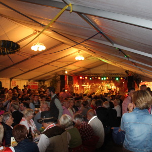 Stimmung im Festzelt